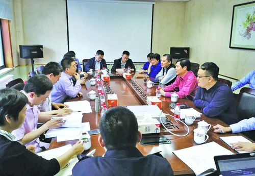 Blog công ty mới nhất về Vào ngày 25 tháng 4 năm 2019, lãnh đạo Cục Bảo vệ Môi trường Thành phố Jiang Âm đã đến công ty chúng tôi để kiểm tra môi trường.